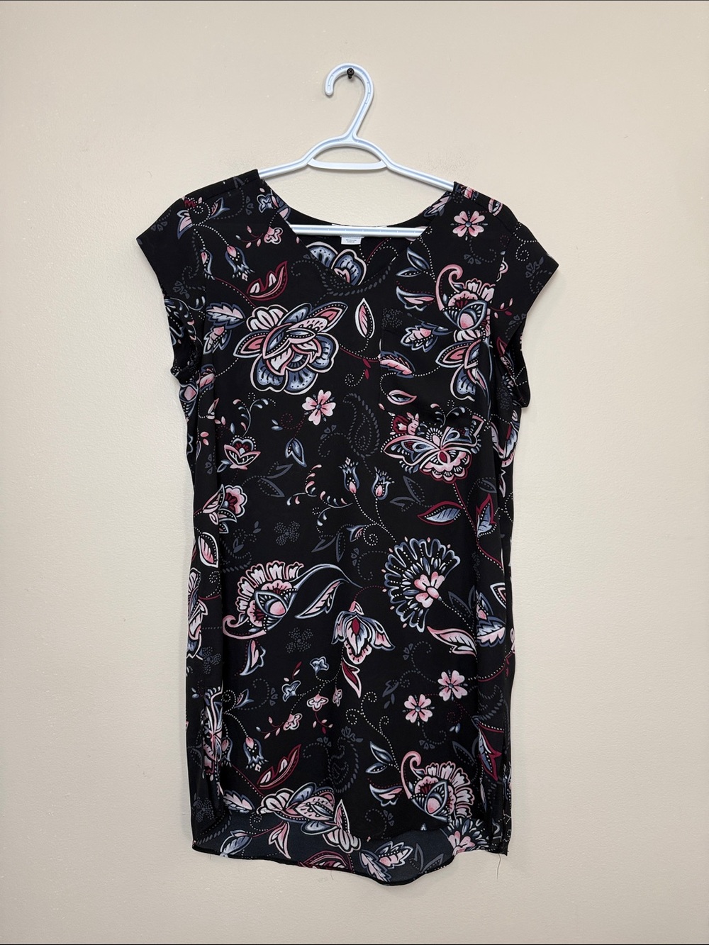 Reitmans Black Floral Cap-Sleeve Shift Dress size M